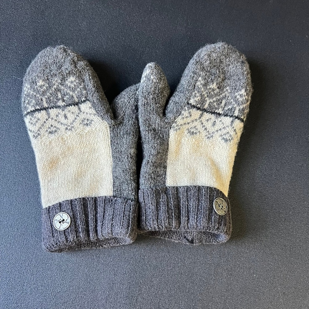 Handmade Grey Fair Isle Wool Knit Fleece Lined Mittens Nordic Upcycling Cabin